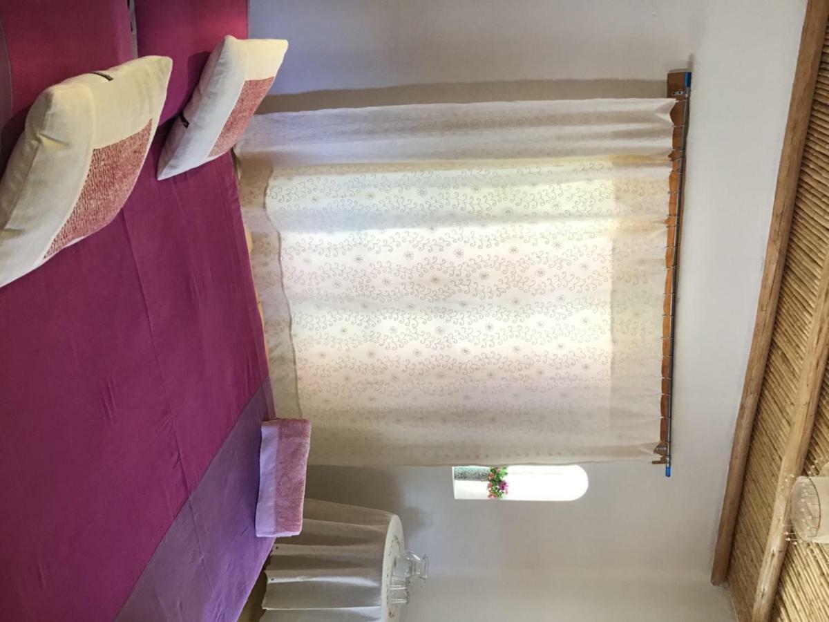 סן פדרו דה אטקאמה Rancho Quitapenas Bungalows חדר תמונה